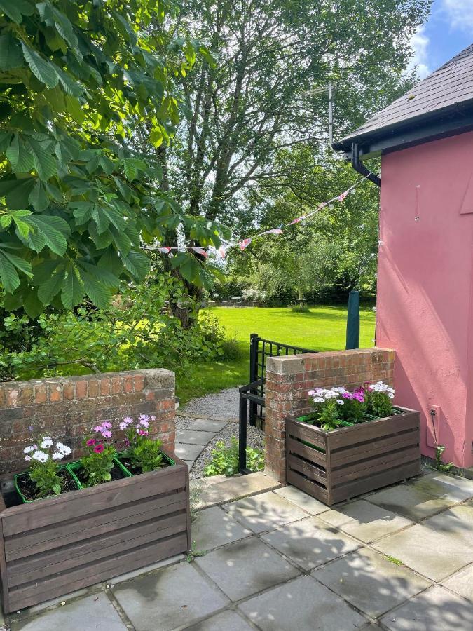 Swallow Cottage At Duffryn Mawr Cottages เฮนโซล ภายนอก รูปภาพ
